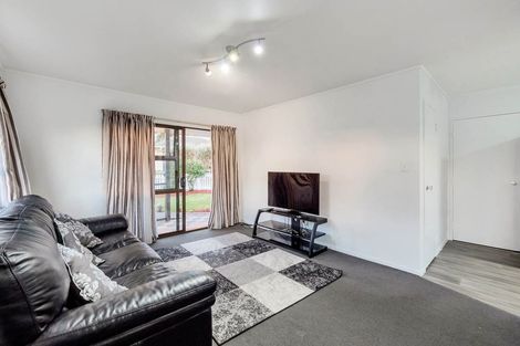 Photo of property in 1/130 Bruce Mclaren Road, Henderson, Auckland, 0612