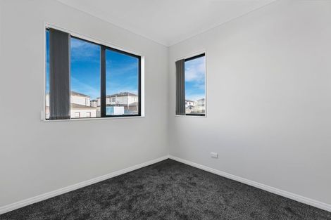 Photo of property in 17 Huahua Crescent, Papakura, 2110