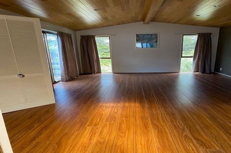 Photo of property in 1/13 Saddleback Rise, Murrays Bay, Auckland, 0630