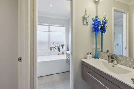 Photo of property in 126 Hillpark Drive, Pokeno, 2402