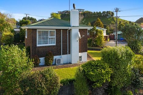 Photo of property in 2 Whakawhiti Street, Marfell, New Plymouth, 4310