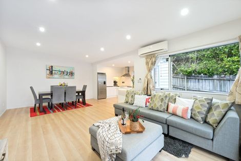 Photo of property in 9 Cityview Place, Massey, Auckland, 0614