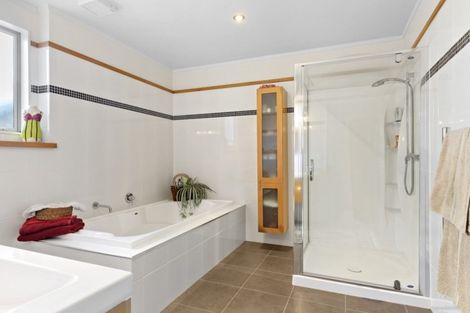 Photo of property in 35 Finnimore Terrace, Vogeltown, Wellington, 6021