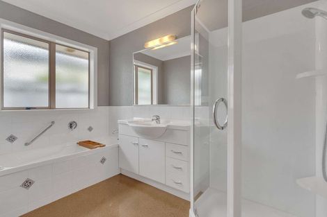 Photo of property in 82 Rototuna Road, Rototuna, Hamilton, 3210