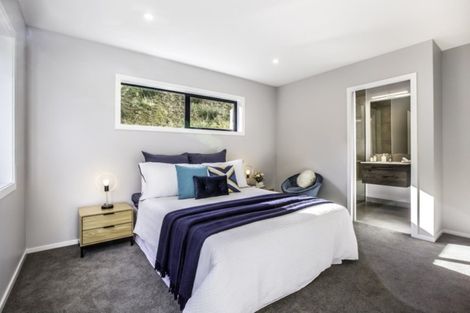 Photo of property in 42 Domett Street, Newlands, Wellington, 6037