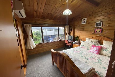 Photo of property in 10 Lagoon Way, West Harbour, Auckland, 0618