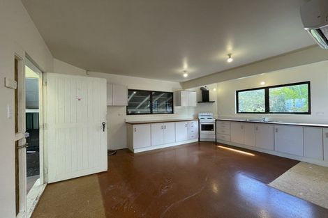 Photo of property in 32a Te Atatu Road, Te Atatu South, Auckland, 0610