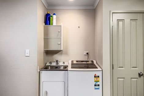 Photo of property in Caversham Park, 2/18 Caversham Road, Westmere, Whanganui, 4501