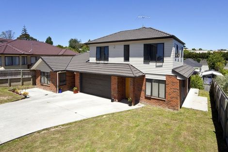 Photo of property in 3 Jomard Terrace, Northcross, Auckland, 0632