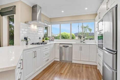 Photo of property in 64 Saint James Drive, Huntington, Hamilton, 3210