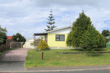 Photo of property in 100a Aberdeen Place, Whangamata, 3620