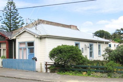 Photo of property in 120 Russell Terrace, Berhampore, Wellington, 6023