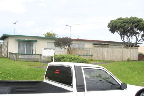 Photo of property in 1/200 Chivalry Road, Glenfield, Auckland, 0629