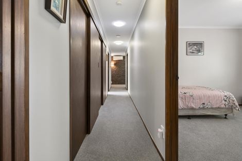 Photo of property in 27 Humphries Place, Awapuni, Palmerston North, 4412