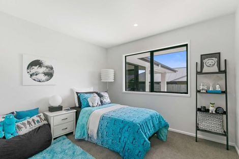 Photo of property in 2 Evan Tasman Lane, Waiuku, 2123