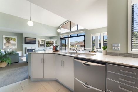 Photo of property in 6b Oceanview Road, Mount Maunganui, 3116