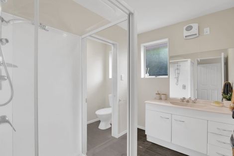 Photo of property in 3 Rosefield Lane, Northcote, Christchurch, 8052