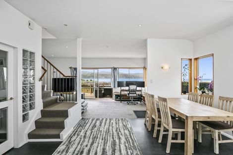 Photo of property in 103 Breaker Bay Road, Breaker Bay, Wellington, 6022