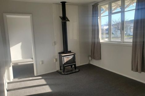 Photo of property in 1 Mckenzie Terrace, Carterton, 5713