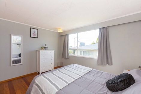 Photo of property in 10 Elm Grove, Westown, New Plymouth, 4310