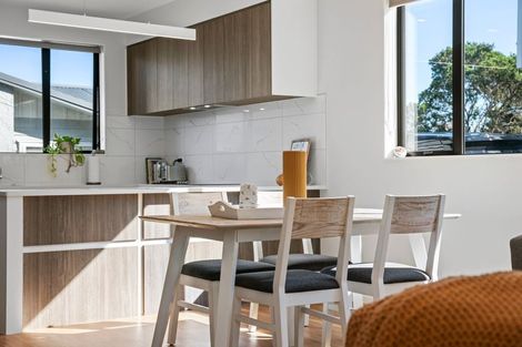 Photo of property in 421b Glenfield Road, Glenfield, Auckland, 0629