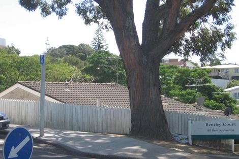 Photo of property in Bentley Court, 86 Bentley Avenue, Glenfield, Auckland, 0629