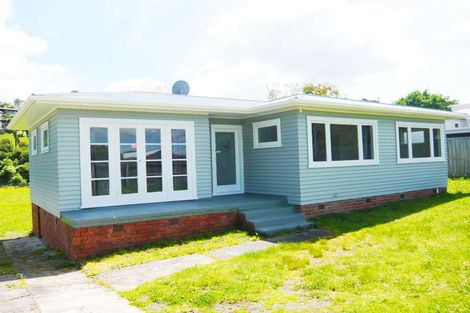 Photo of property in 12 Woodside Road, Massey, Auckland, 0614