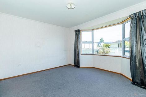 Photo of property in 19 Timaru Road, Waimate, 7924