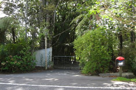 Photo of property in 559 Scenic Drive, Waiatarua, Auckland, 0612