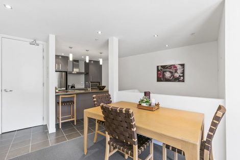 Photo of property in Portal Apartments, 2e/42 Cable Street, Te Aro, Wellington, 6011