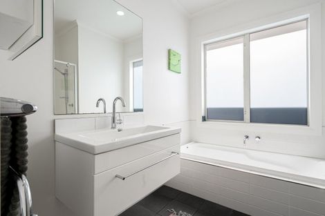 Photo of property in 21 Redhaven Place, Bethlehem, Tauranga, 3110