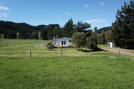 Photo of property in 545 Whakatomotomo Road, Pirinoa, Featherston, 5772