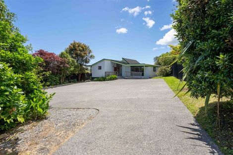 Photo of property in 15 Ruru Street, Waikanae, 5036