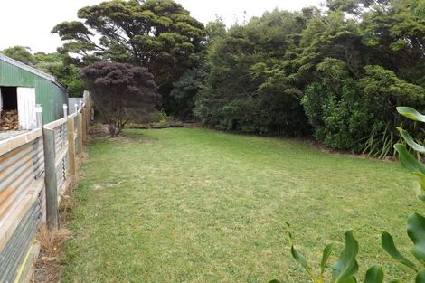 Photo of property in 4 Marine Terrace, Kaka Point, 9271