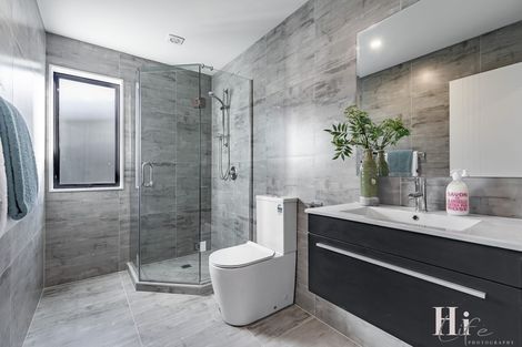 Photo of property in 8 Celestial Crescent, Orewa, 0931