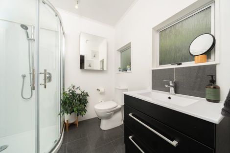 Photo of property in 73a Airlie Road, Plimmerton, Porirua, 5026