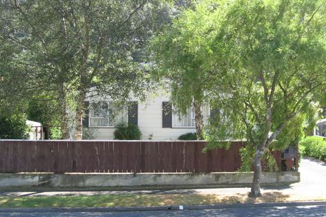 Photo of property in 35 Hartford Crescent, Totara Park, Upper Hutt, 5018