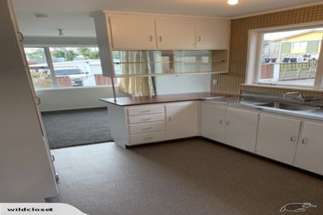 Photo of property in 92 Te Atatu Road, Te Atatu South, Auckland, 0610