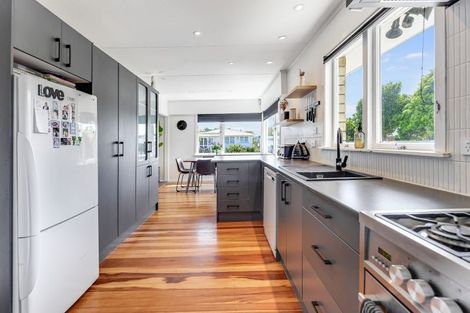 Photo of property in 2 Katherine Place, Melville, Hamilton, 3206