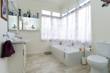 Photo of property in 5 Milton Terrace, Hospital Hill, Napier, 4110