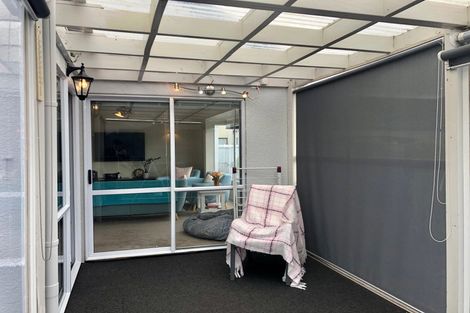 Photo of property in 12 Naul Place, East Tamaki Heights, Auckland, 2016