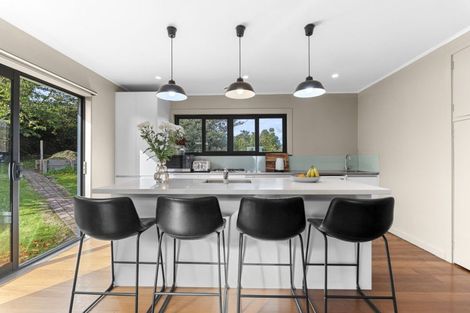 Photo of property in 3 Stuart Place, Blagdon, New Plymouth, 4310