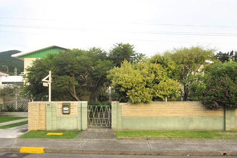 Photo of property in 52 Kaitawa Crescent, Paraparaumu, 5032