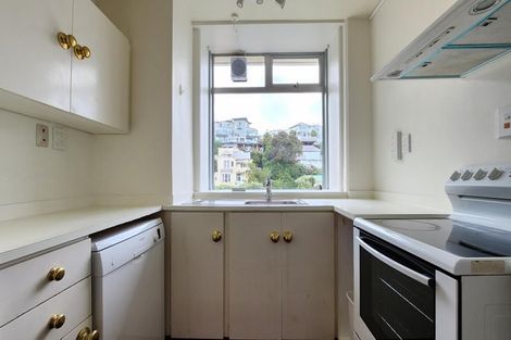 Photo of property in Jerningham Apartments, 20 Oriental Terrace, Oriental Bay, Wellington, 6011