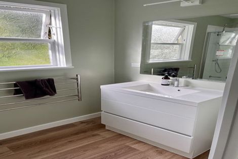 Photo of property in 32 Hollies Crescent, Johnsonville, Wellington, 6037