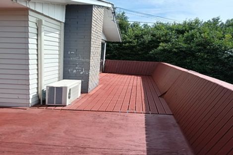 Photo of property in 8 Coletta Lane, Te Atatu South, Auckland, 0610