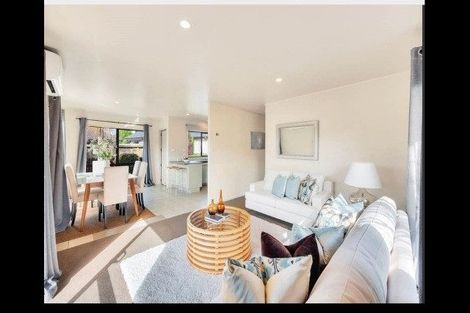 Photo of property in 30 Zefiro Drive, Massey, Auckland, 0614