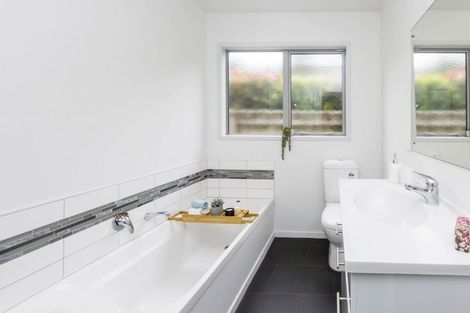 Photo of property in 16 Lane Street, Wallaceville, Upper Hutt, 5018