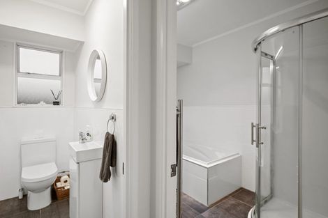 Photo of property in 48 Marlborough Avenue, Glenfield, Auckland, 0629