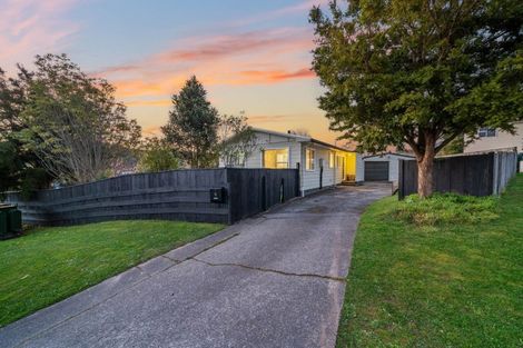 Photo of property in 5 Edelweiss Grove, Timberlea, Upper Hutt, 5018